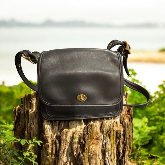 Coach vintage Black Leather Crossbody/shoulder rambler Bag 9061